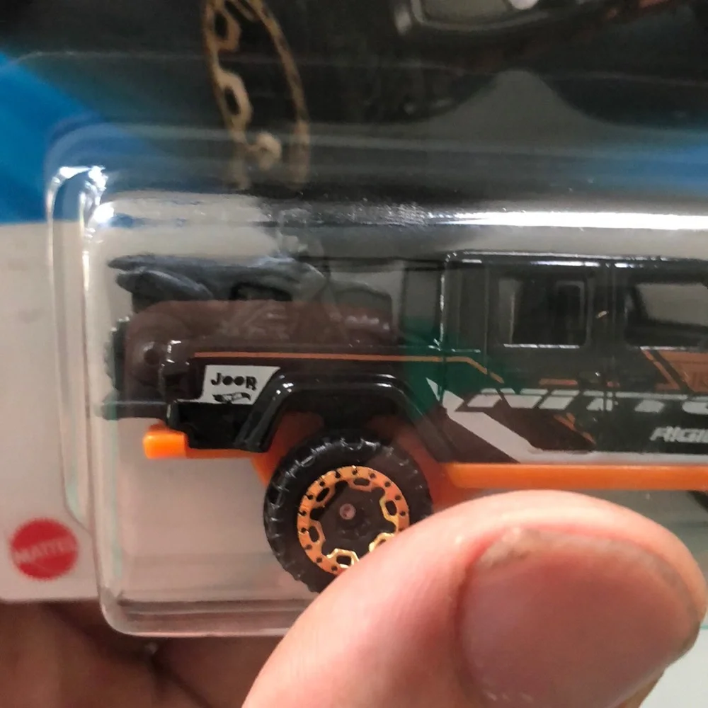 '20 Jeep Gladiator Toy Car - Black and Orange
